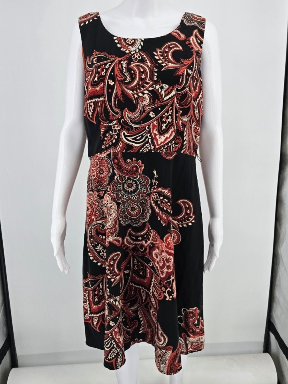 Vintage Y2K Studio I Petite Black and Red Paisley Sleeveless Dress (Size 10P)